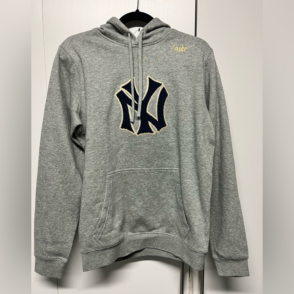 Nike Mens Sweater size small